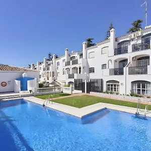  Vakantiehuis Casa Lena Town House With Pool